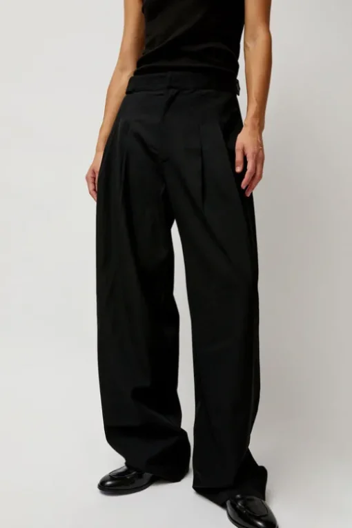 Adjustable Pants in Black