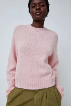 Alpaca Pullover Sweater in Baby Pink