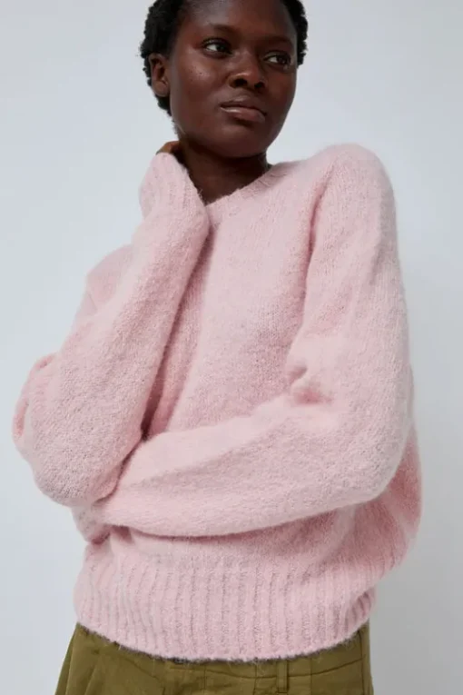Alpaca Pullover Sweater in Baby Pink