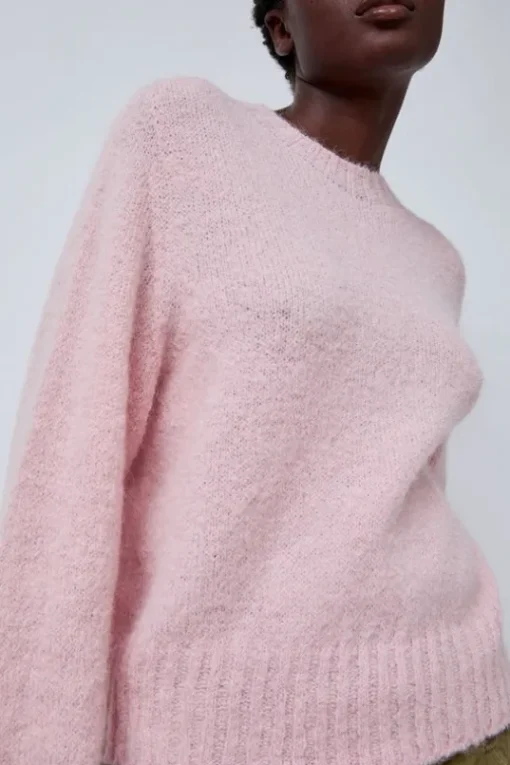 Alpaca Pullover Sweater in Baby Pink