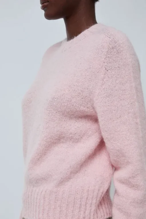 Alpaca Pullover Sweater in Baby Pink