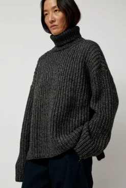 Alpaca Rib Turtleneck in Charcoal