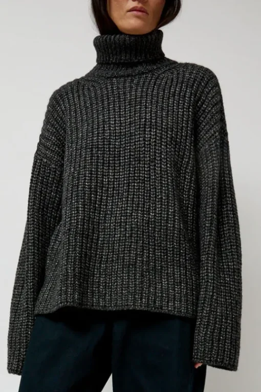 Alpaca Rib Turtleneck in Charcoal