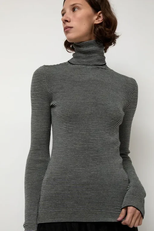 Alpha Rollneck in Espresso Fine Stripes