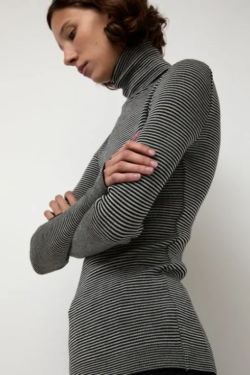 Alpha Rollneck in Espresso Fine Stripes