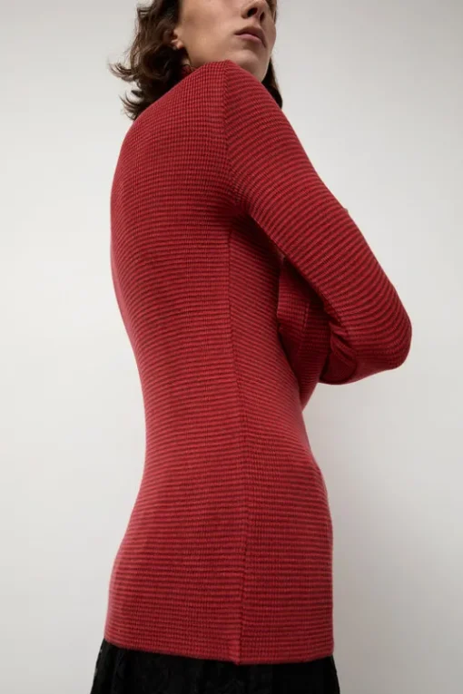 Alpha Rollneck in Paradise Red Fine Stripes