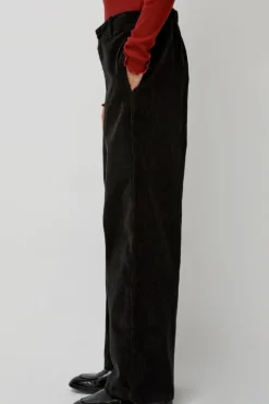 Altru Pants in Black Corduroy
