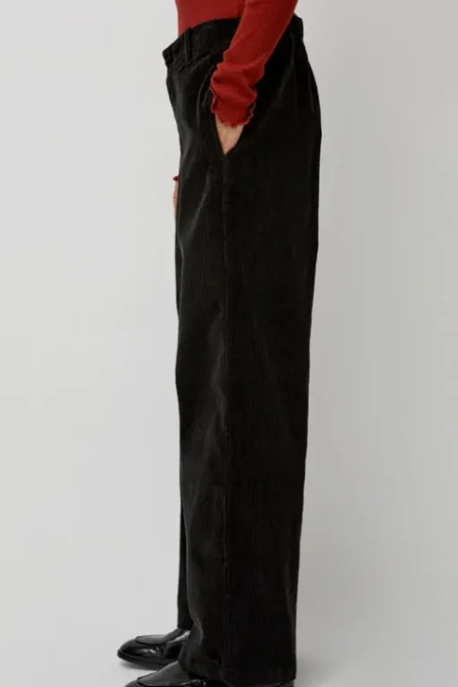 Altru Pants in Black Corduroy