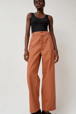 Altru Pants in Brick