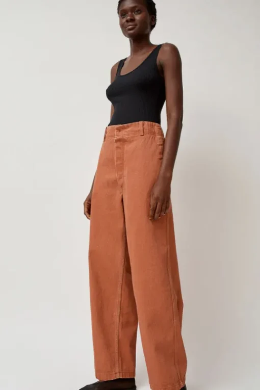 Altru Pants in Brick