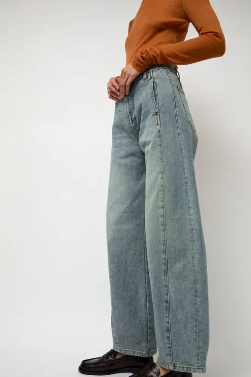Barrel Denim Pants in Light Blue