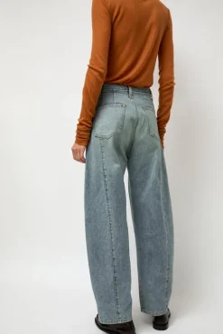Barrel Denim Pants in Light Blue