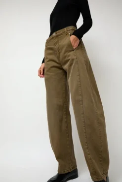 Barrel Denim Pants in Mocha