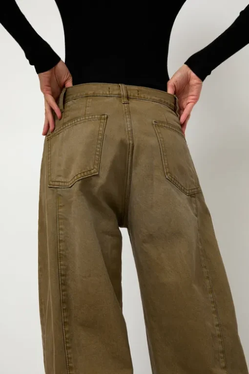 Barrel Denim Pants in Mocha