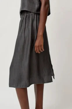 Basic Skirt in Black Tencel
