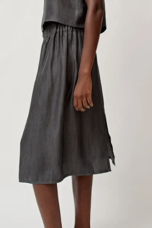 Basic Skirt in Black Tencel