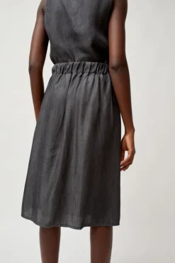 Basic Skirt in Black Tencel