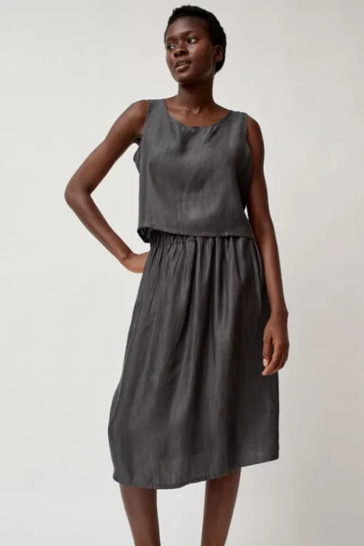Basic Tank in Black Tencel