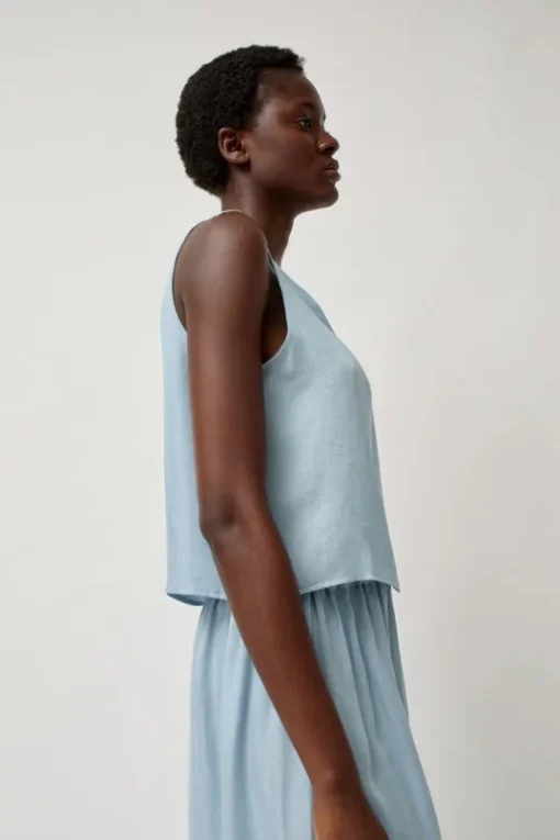 Basic Tank in Light Blue Tencel