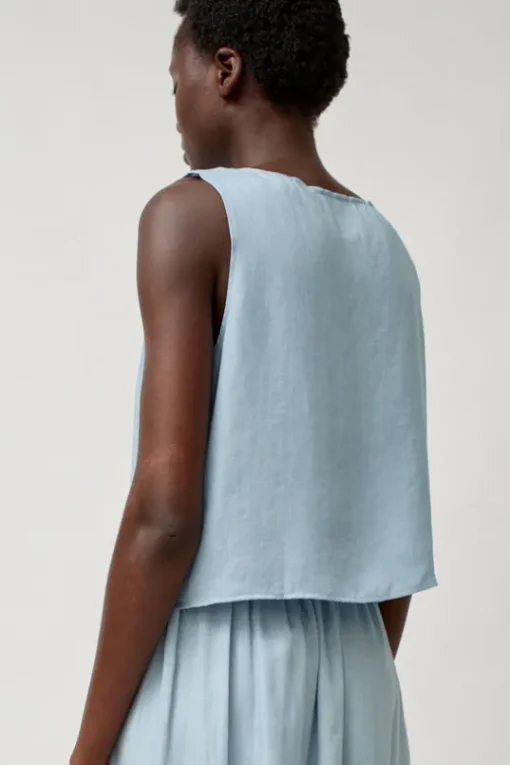 Basic Tank in Light Blue Tencel