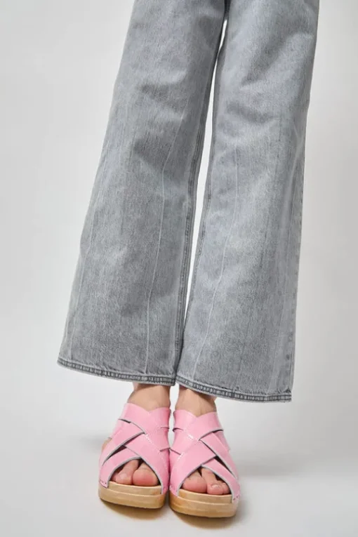Basket Clog on Mid Wedge in Pink Patent