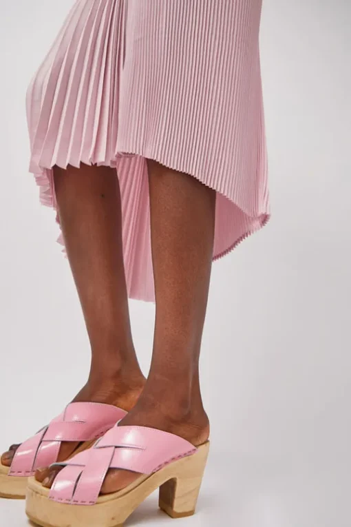 Basket Clog on Platform in Pink Patent