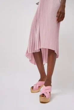 Basket Clog on Platform in Pink Patent