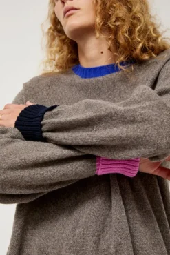 Bryan in Grey Blue Pink Navy