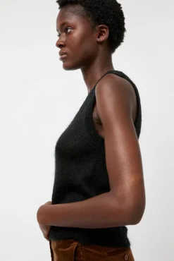 Carol U-Neck Vest in Black