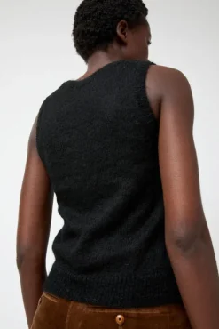 Carol U-Neck Vest in Black