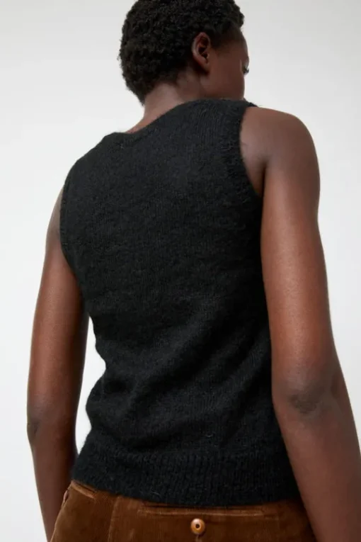 Carol U-Neck Vest in Black