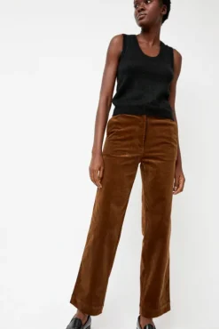 Carol U-Neck Vest in Black