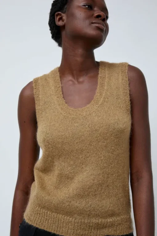 Carol U-Neck Vest in Khaki