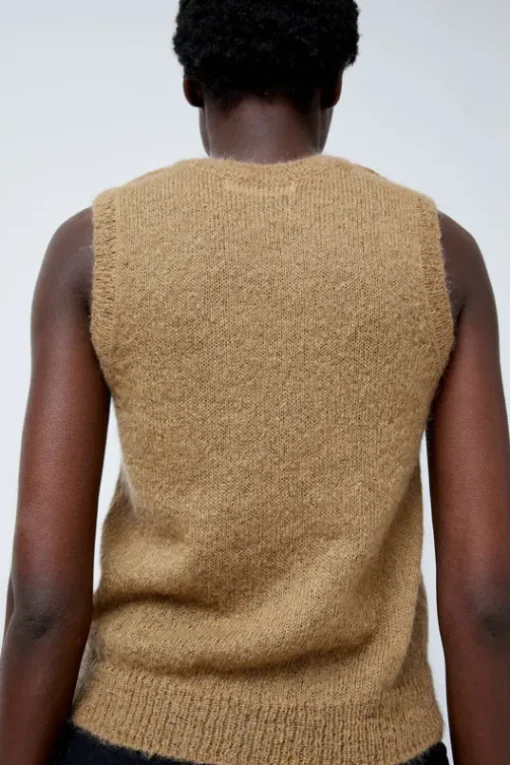 Carol U-Neck Vest in Khaki