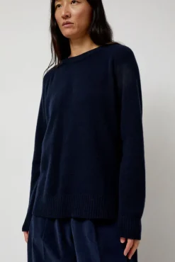 Cashmere Blend Crewneck Knit in Navy