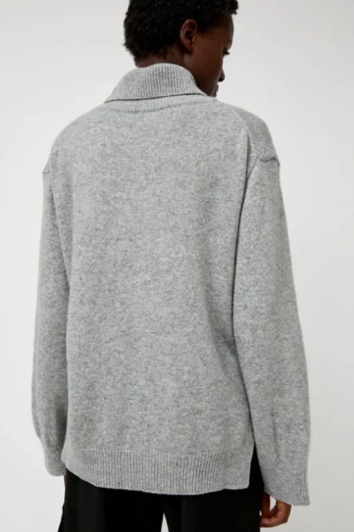 Cashmere Blend High Neck Knit in Gray