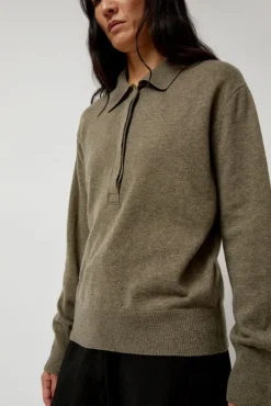 Cashmere Blend Polo Sweater in Greige