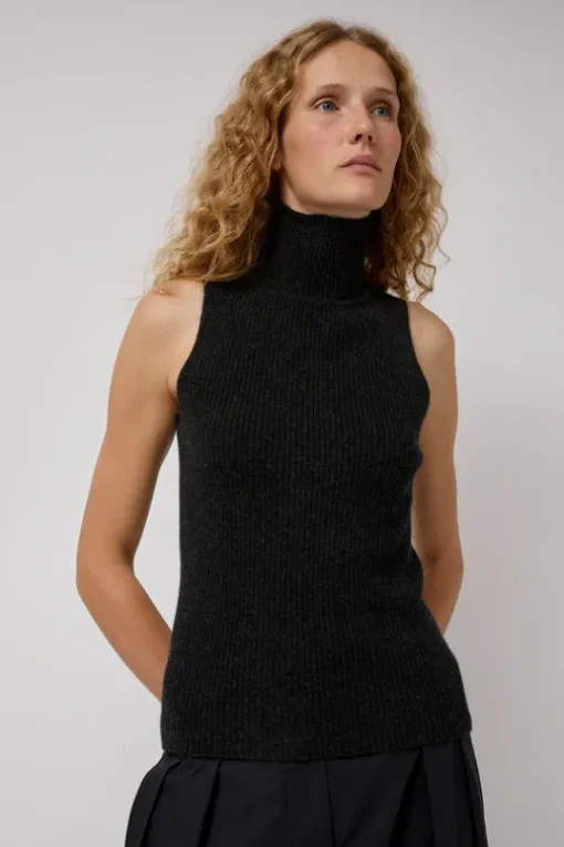 Cashmere Mock Collar Rib Top in Black Melange