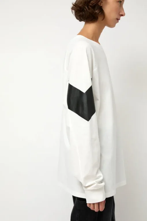 Chevron Raglan Tee in White