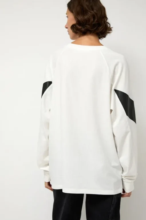 Chevron Raglan Tee in White