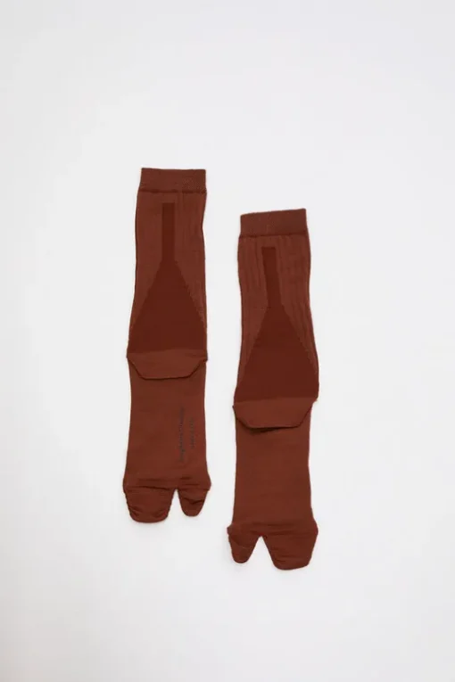 Cjalce Viscose Tabi Socks in Camel