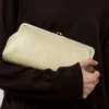 Classic Clutch in Pistachio