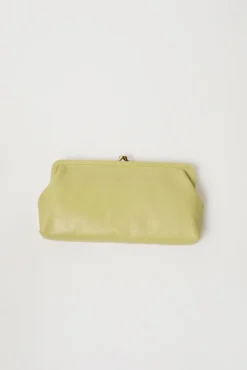 Classic Clutch in Pistachio