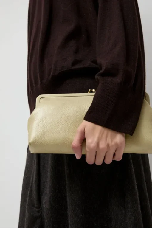 Classic Clutch in Pistachio