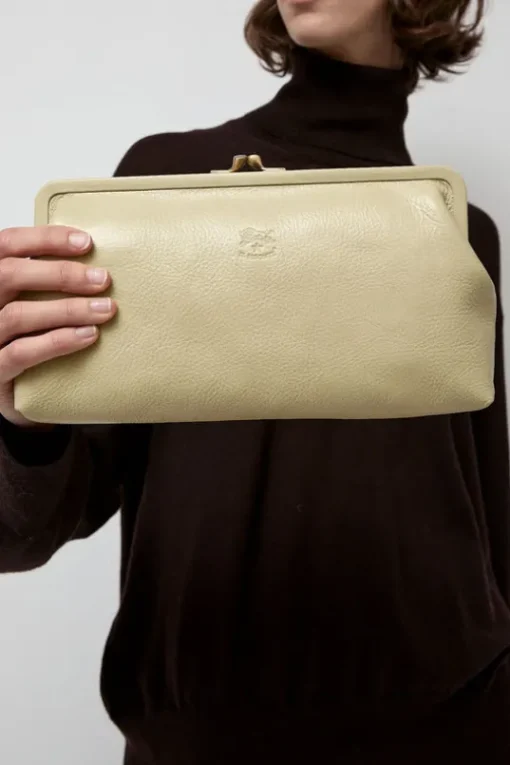Classic Clutch in Pistachio