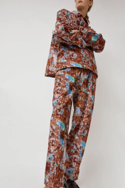 Claus Pants in Brown Hay Field