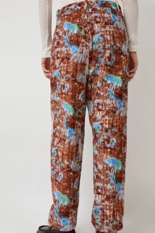 Claus Pants in Brown Hay Field