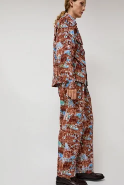 Claus Pants in Brown Hay Field