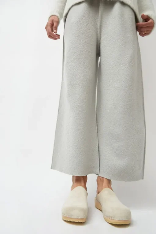 Contour Clog on Flat Base in Chalk Suede