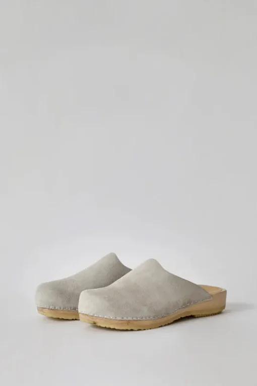 Contour Clog on Flat Base in Chalk Suede